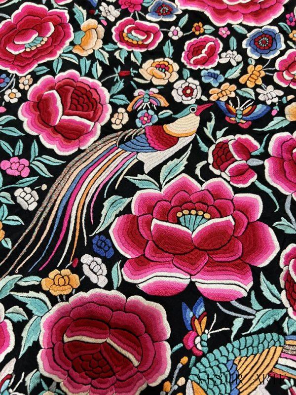 Manton-manila-antiguo-negro-rojo