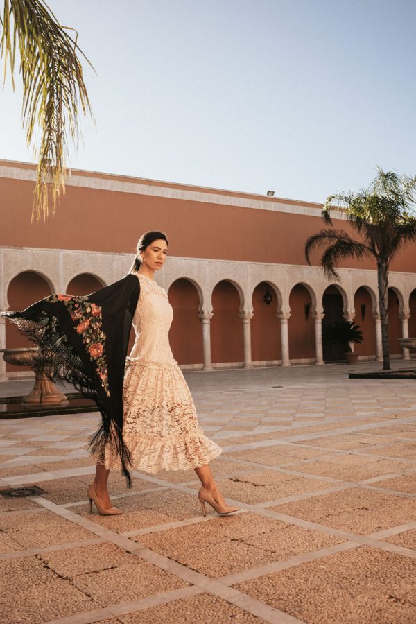 mantoncillo-seda-negro