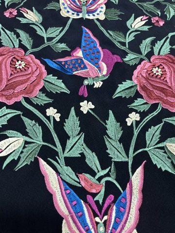 bordado-mantoncillo-negro-seda