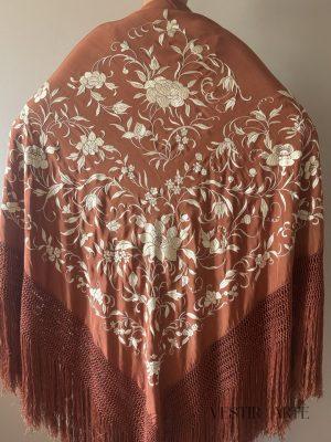 Manton-antiguo-marron