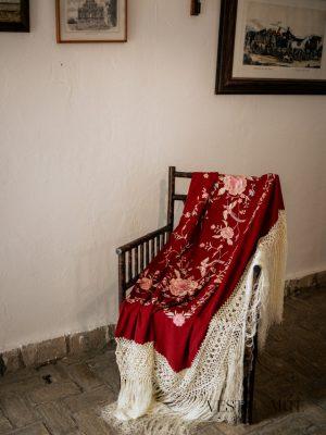 manton-rojo-beige