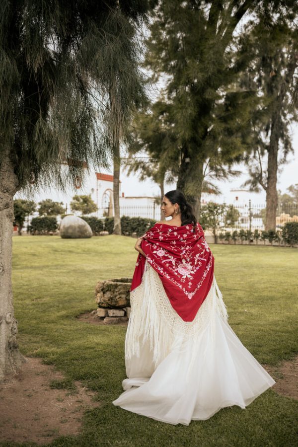 Mantón  rojo  beige y rosa - Imagen 5