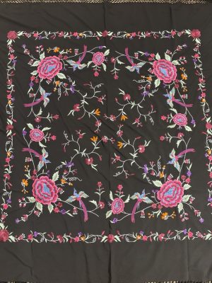 manton-negro-rosa-pajaros