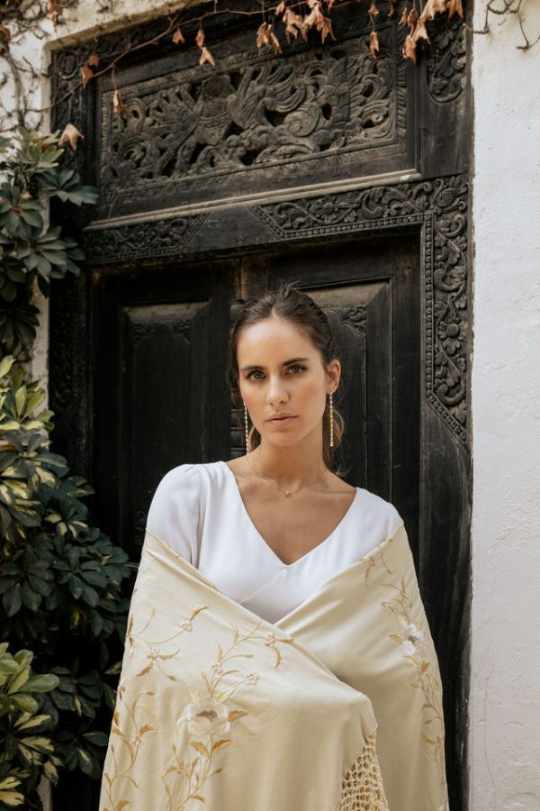 Mantón beige y blanco - Imagen 3