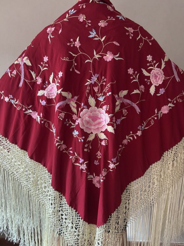 Mantón  rojo  beige y rosa - Imagen 4