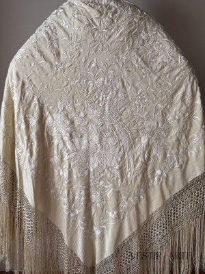 manton-antiguo-marfil