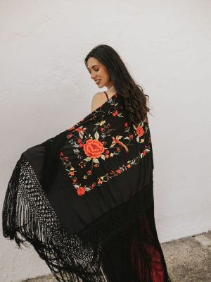 manton-negro-rojo-pajaros