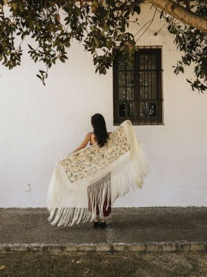 Mantón seda blanco y azules