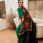 manton-negro-naranja