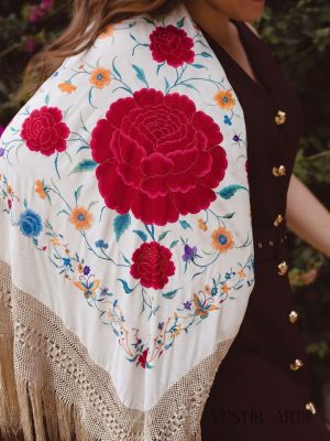 manton seda bordado a mano beige y rosas rojas