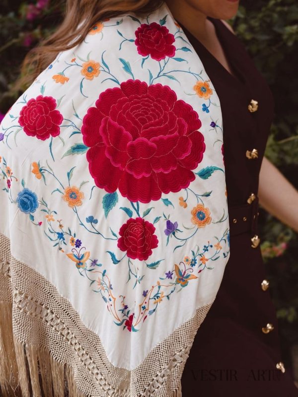 manton seda bordado a mano beige y rosas rojas