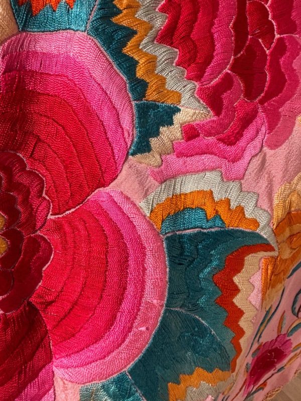 manton seda antiguo rosa y multicolor