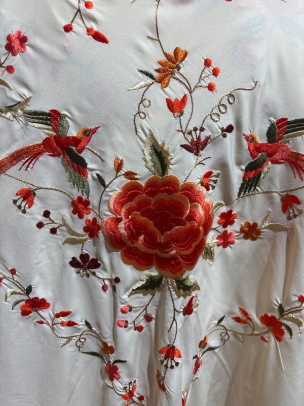 Manton seda crema con rosas y pájaros
