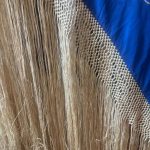 mantón seda azul bordado marfil