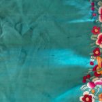 mantón seda antiguo a mano turquesa con flores rojas