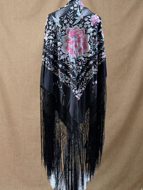 Mantón-negro-rosa-verde