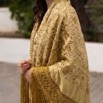 mantón bordado oro