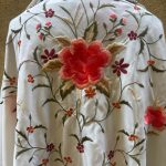 mantón marfil bordado coral