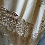 mantón marfil bordado coral