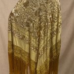 mantón segunda mano oro bordado oro