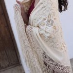 mantón bordado marfil bordado beige