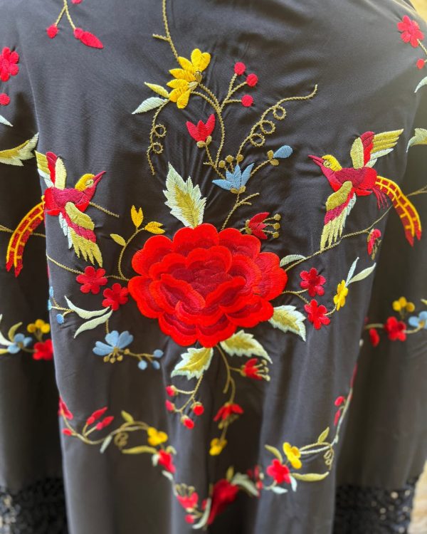 Mantón de Manila negro y rojo