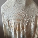 mantón antiguo isabelino marfil bordado oro