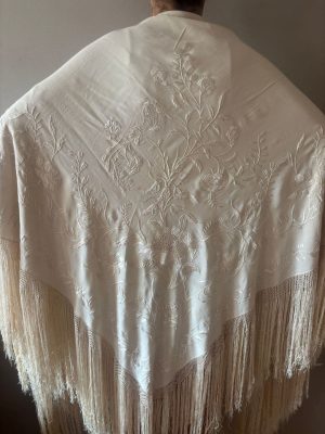 mantón vintage marfil