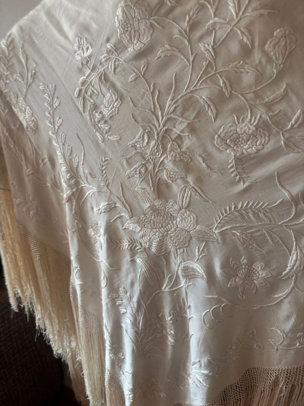 mantón vintage marfil