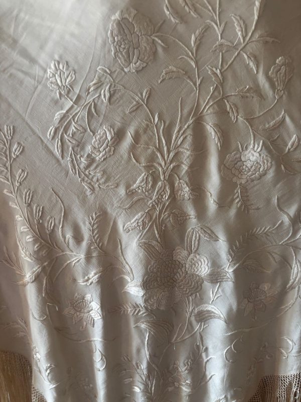 mantón vintage marfil