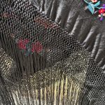 mantón antiguo negro con rosas