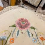 mantón beige con flores
