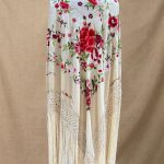 mantón beige bordado coral