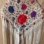 mantón seda marfil flores multicolor