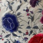 mantón seda marfil flores multicolor
