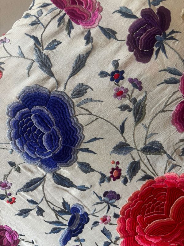 mantón seda marfil flores multicolor