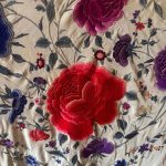 mantón seda marfil flores multicolor