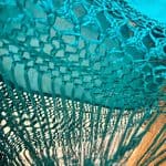 mantón azul turquesa bordado beige